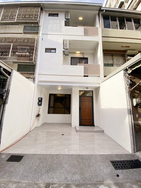 巷弄透天翻身簡約美屋